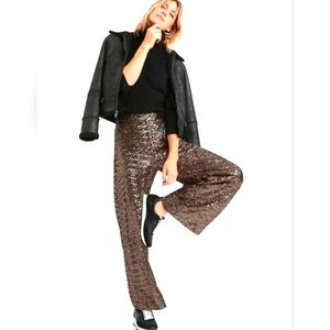 Banana Republic Sequin high waisted wide leg pull on gold pant Lg.